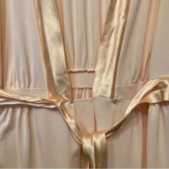 Beautiful Vintage golden yellow deep-V slip dress - Picture 9 of 16